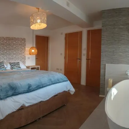 Apartment Under The Waves