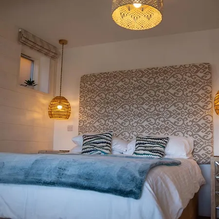 Under The Waves Apartment *