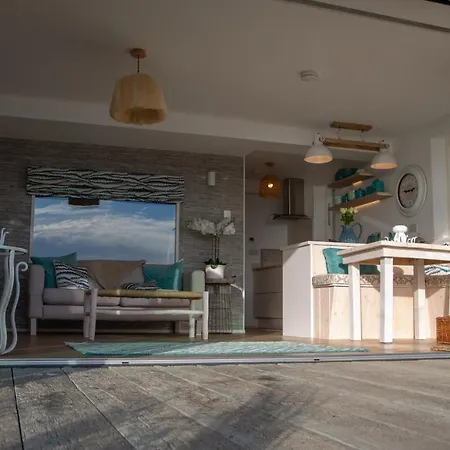 Under The Waves Apartment