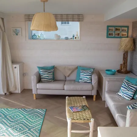 Apartment Under The Waves