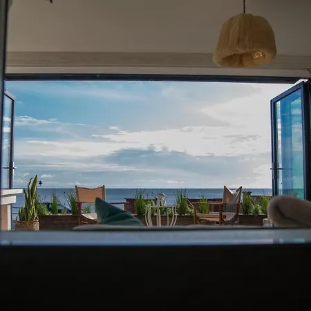 Apartment Under The Waves *